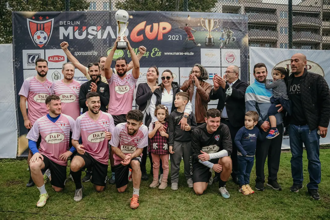 MÜSİAD Berlin futbol turnuvası düzenledi