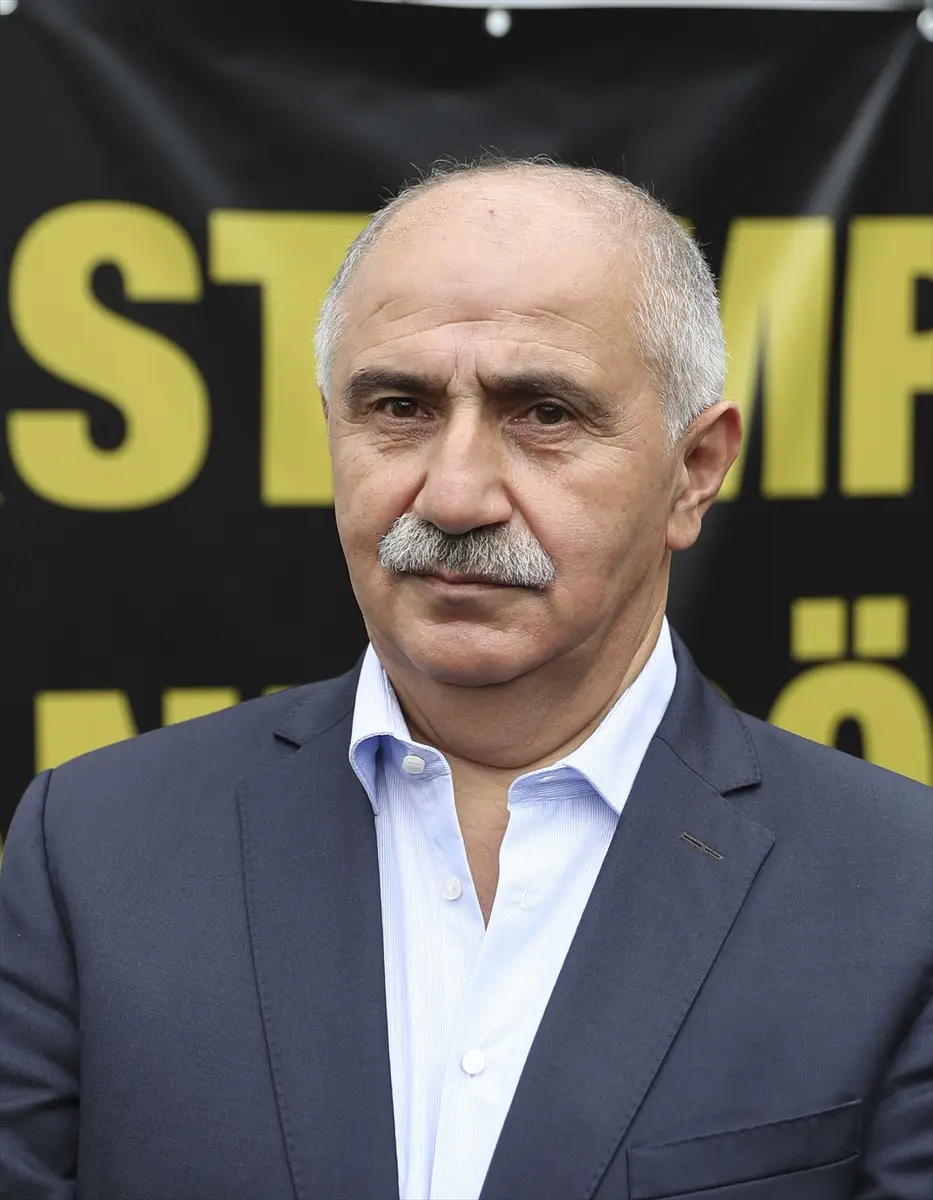 Remzi Kaplan, Kovid-19 aşısı olanlara bedava döner dağıttı