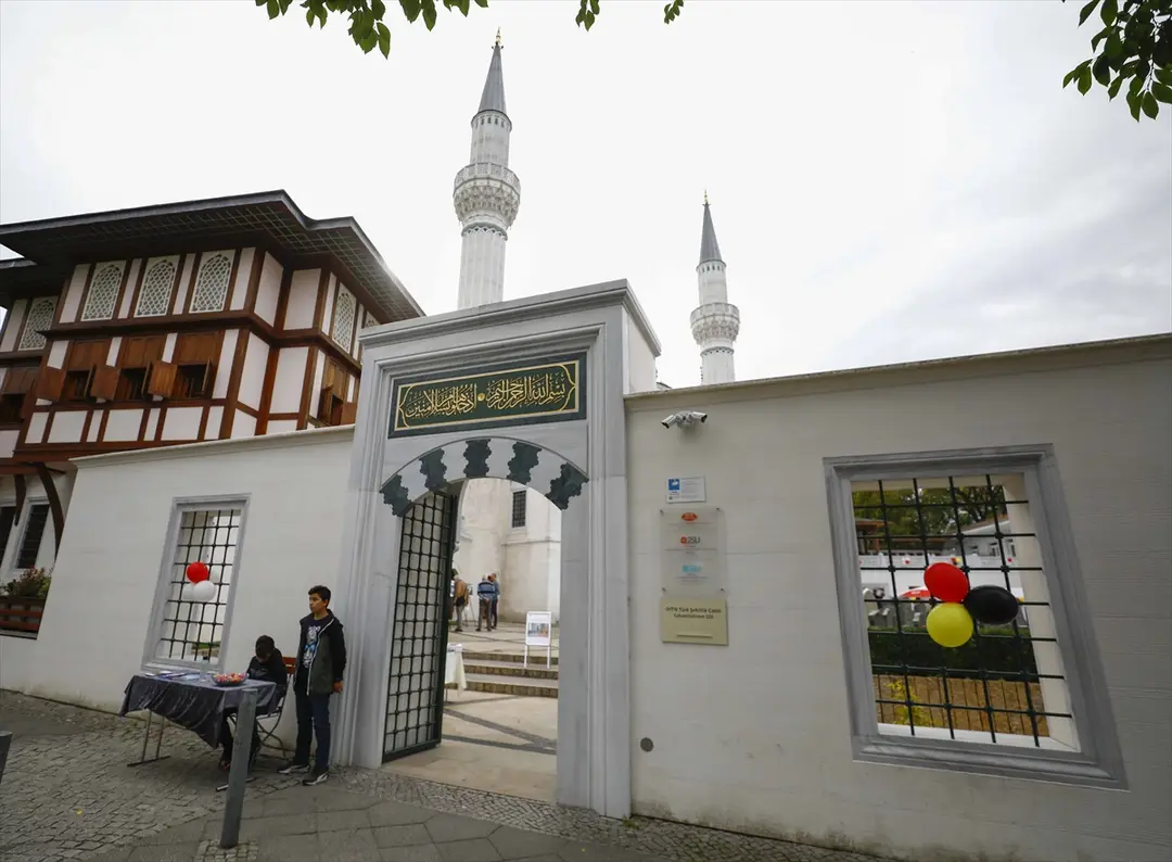 Almanya'daki camilerde 'Açık Kapı Günü' etkinliği düzenlendi