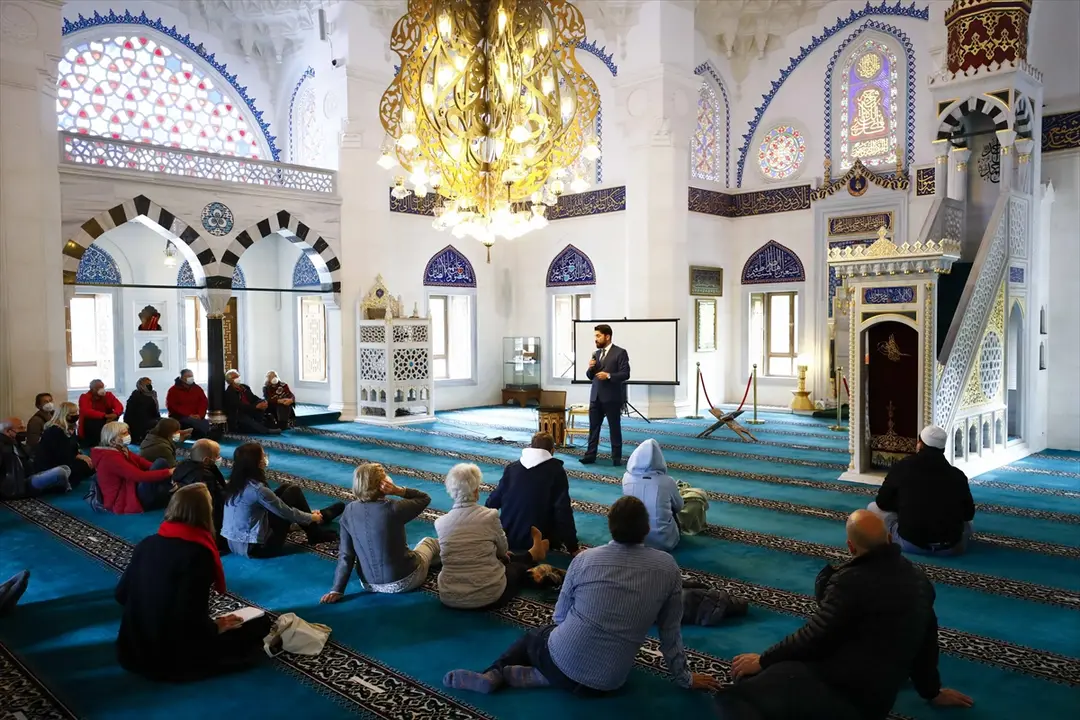 Almanya'daki camilerde 'Açık Kapı Günü' etkinliği düzenlendi