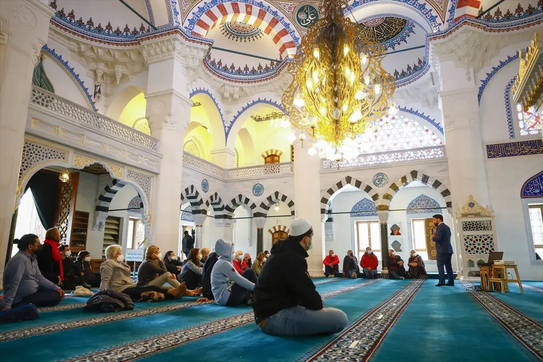 Almanya'daki camilerde 'Açık Kapı Günü' etkinliği düzenlendi