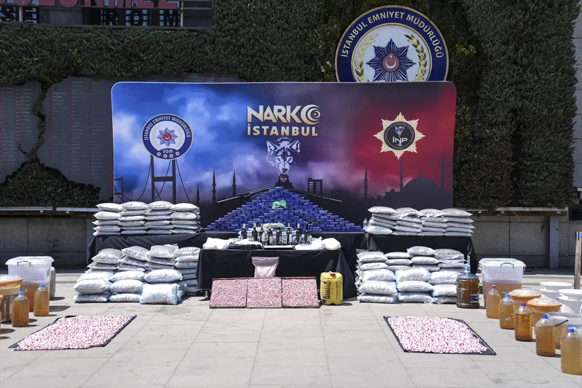 İstanbul'da 1 Ton 45 Kilo Uyuşturucu Ele Geçirildi