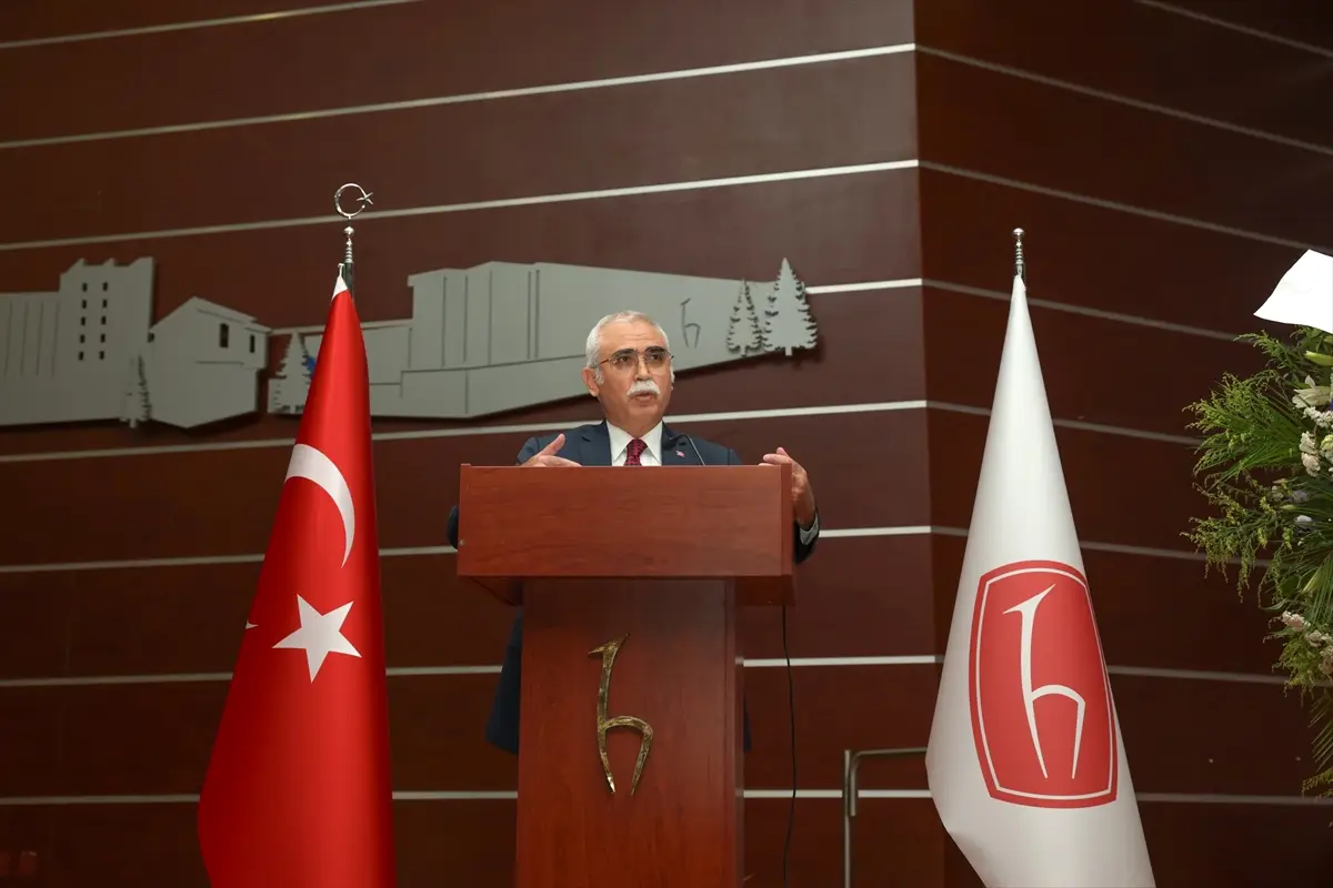 AYM Başkanı Özkaya: Hukuk vicdanla buluşmalı