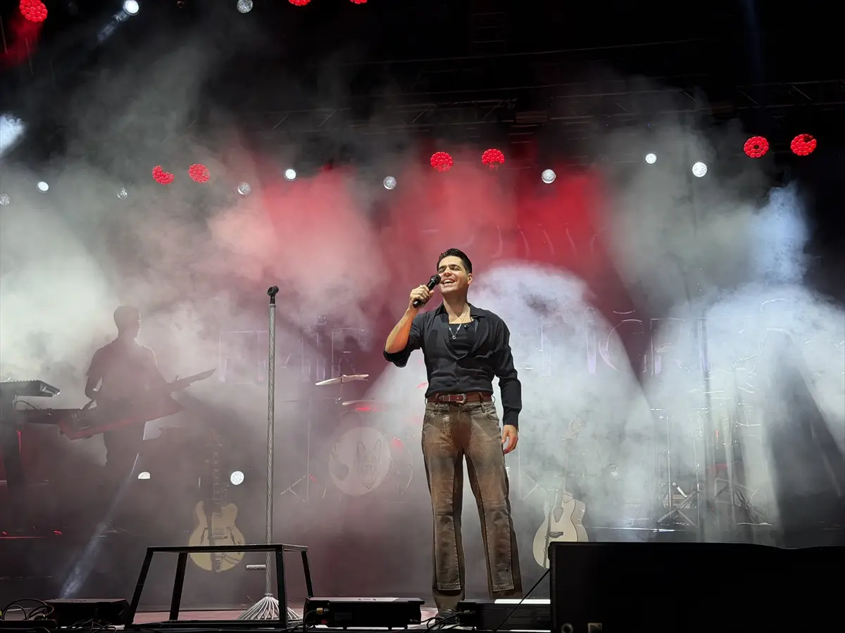 Emir Can İğrek Kırkpınar'da sahne aldı