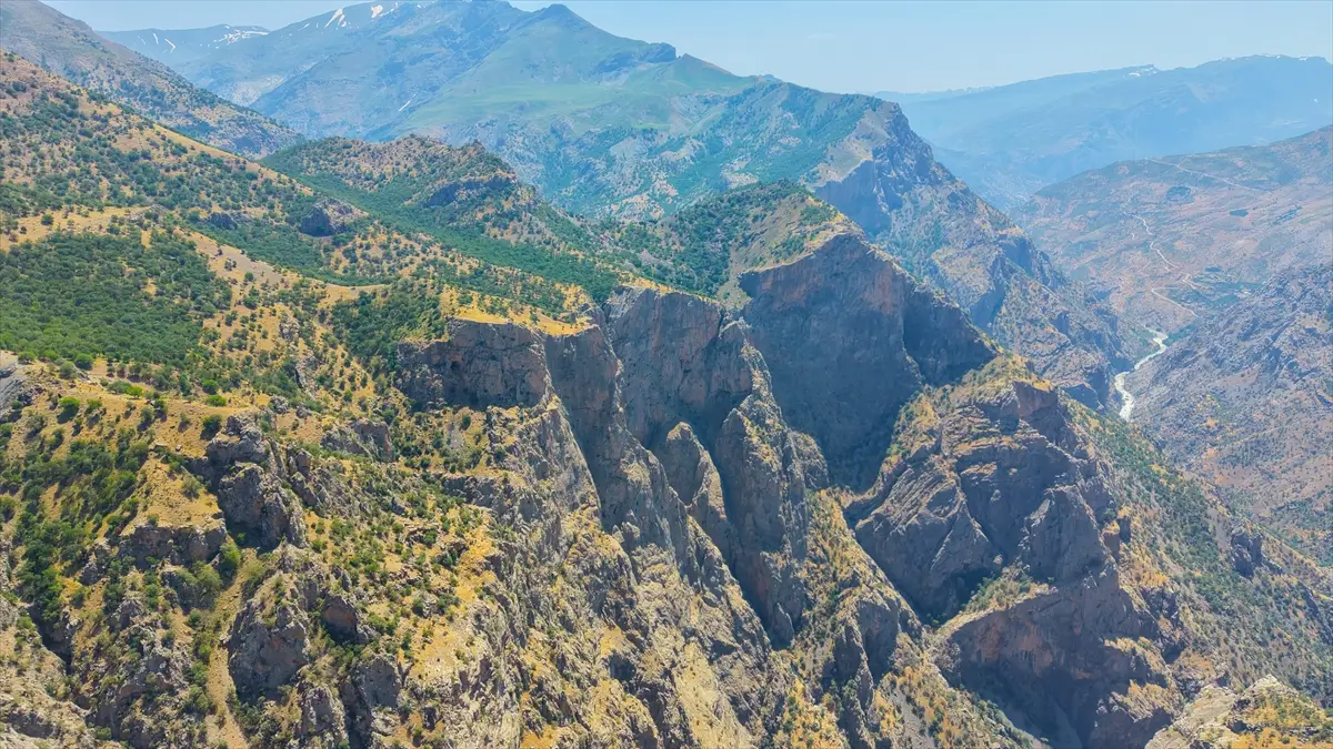 Siirt'te 2156 rakımlı yayla dronla görüntülendi