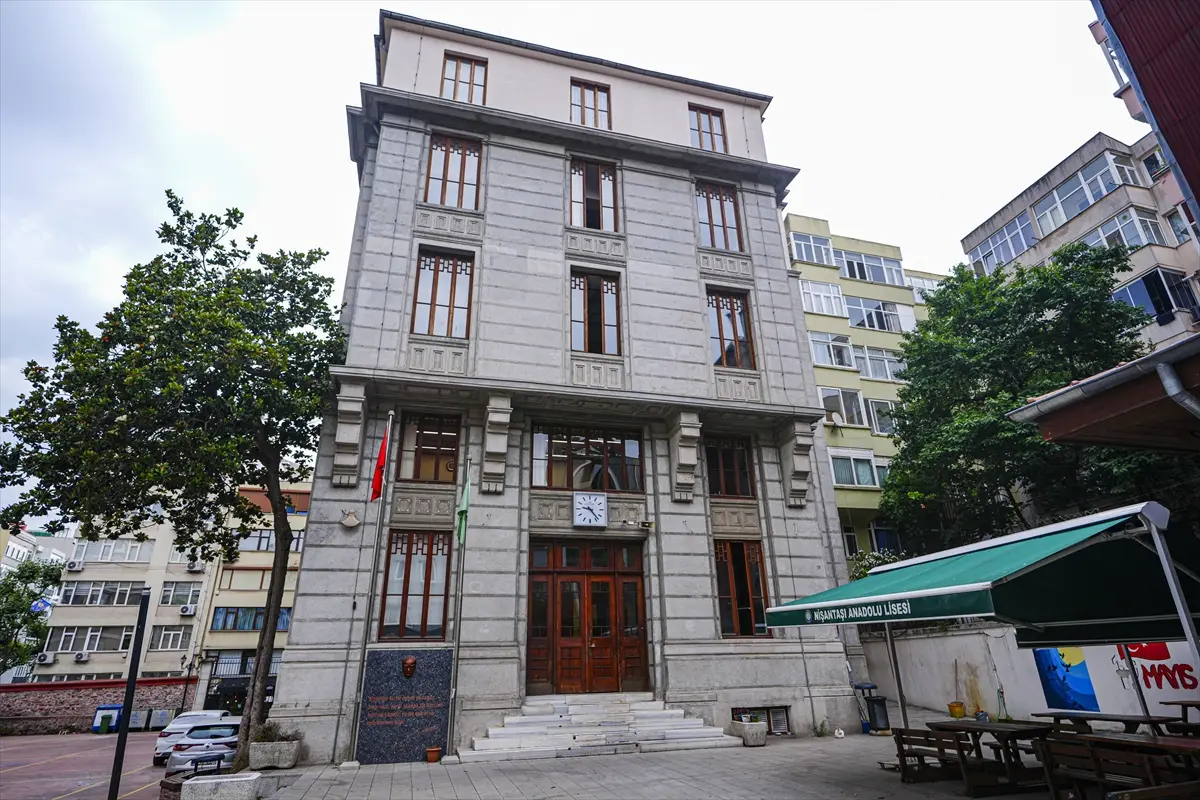 Nişantaşı Anadolu Lisesi, değişen kimliğiyle 120 yıllık eğitim geleneğini sürdürüyor