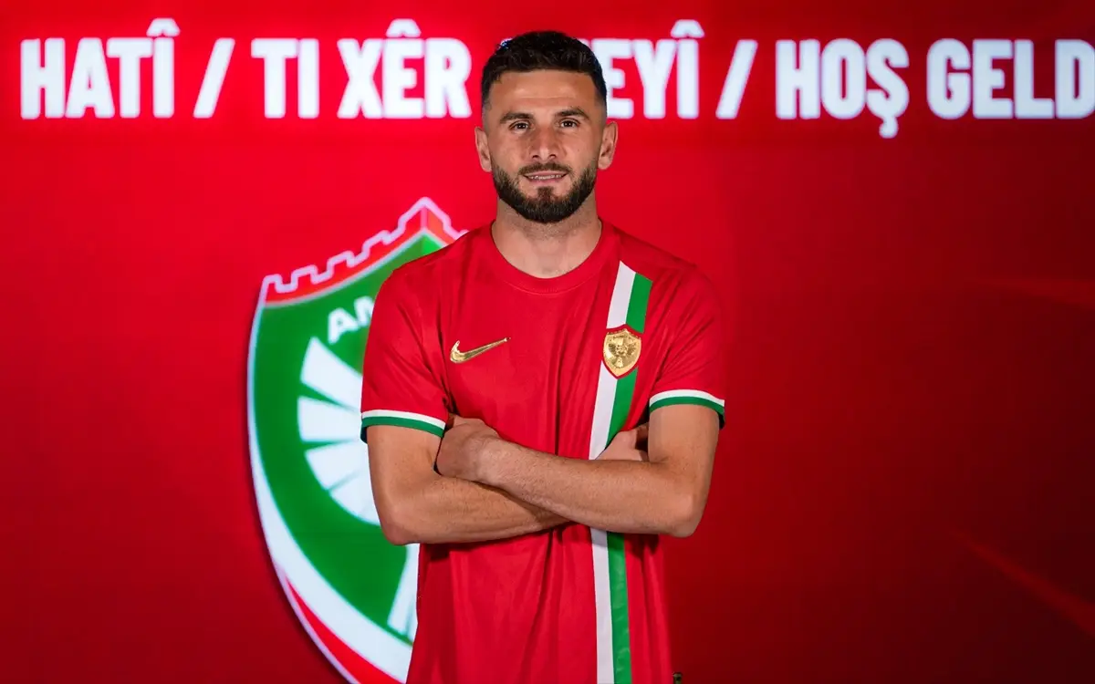 Amed Sportif: Lumbardh Dellova'yı transfer etti