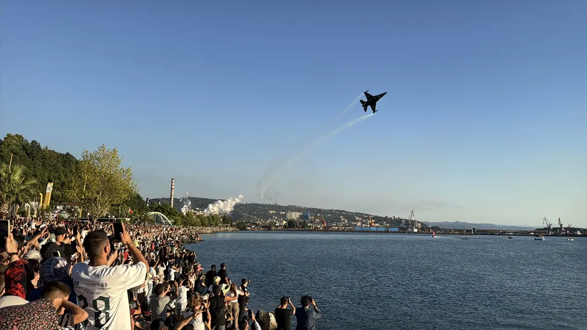 SOLOTÜRK Zonguldak'ta nefes kesti
