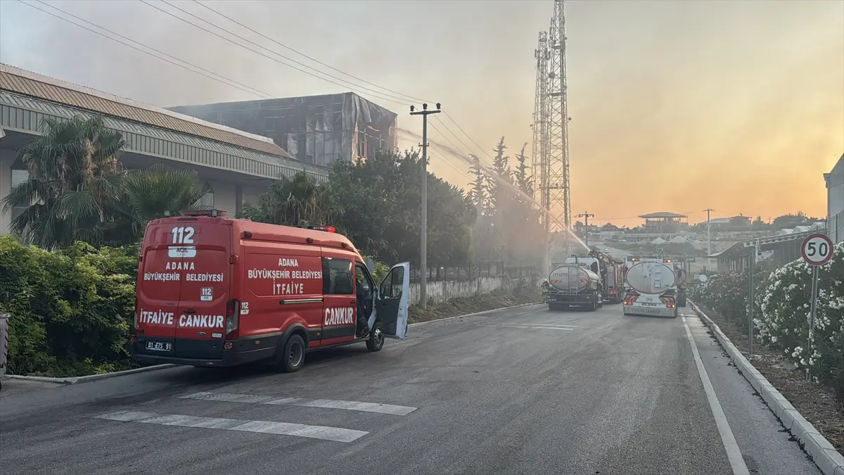 Adana'da fabrika yangını kontrol altına alındı