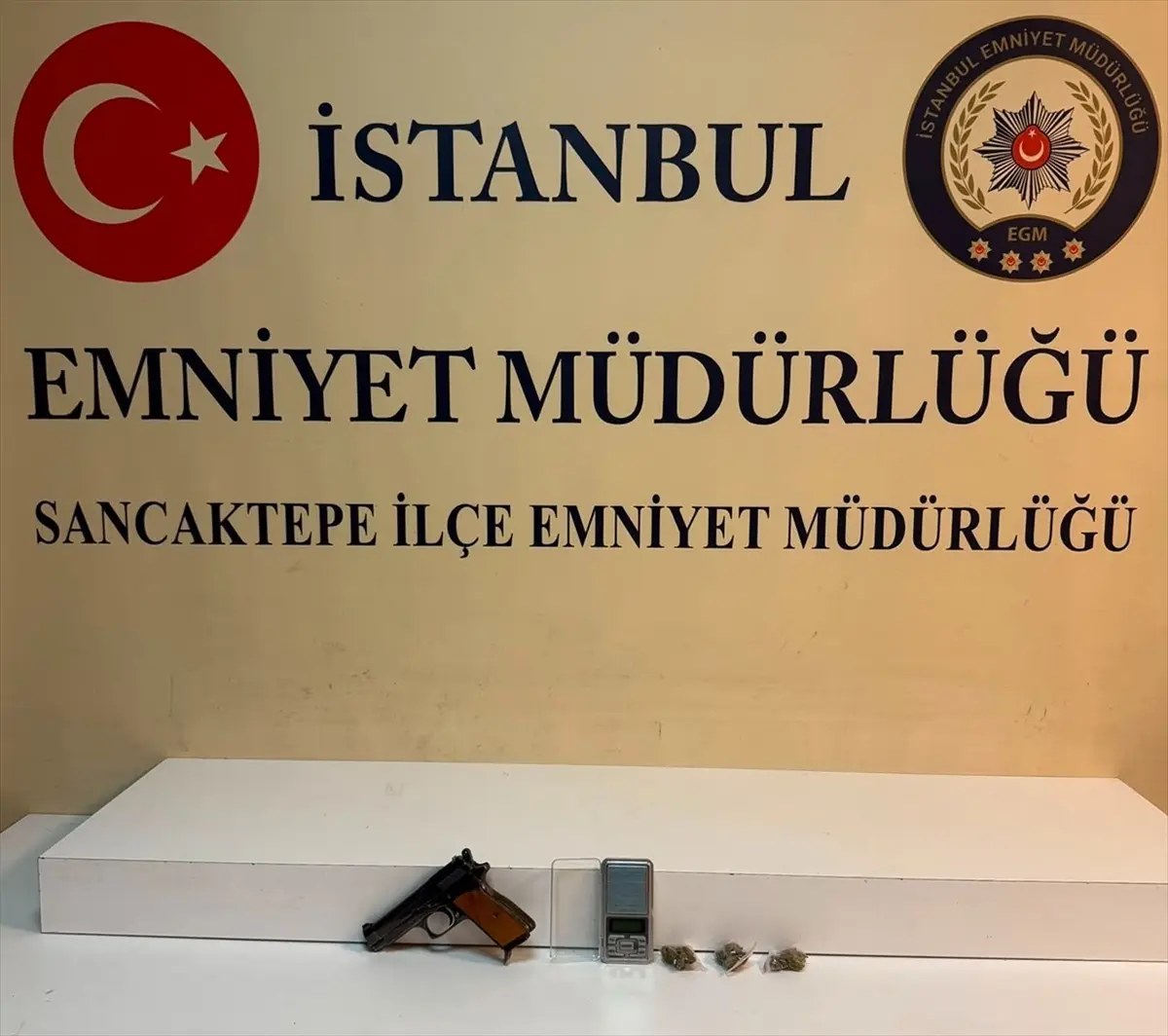Sancaktepe'de uyuşturucu operasyonunda 2 şüpheli yakalandı