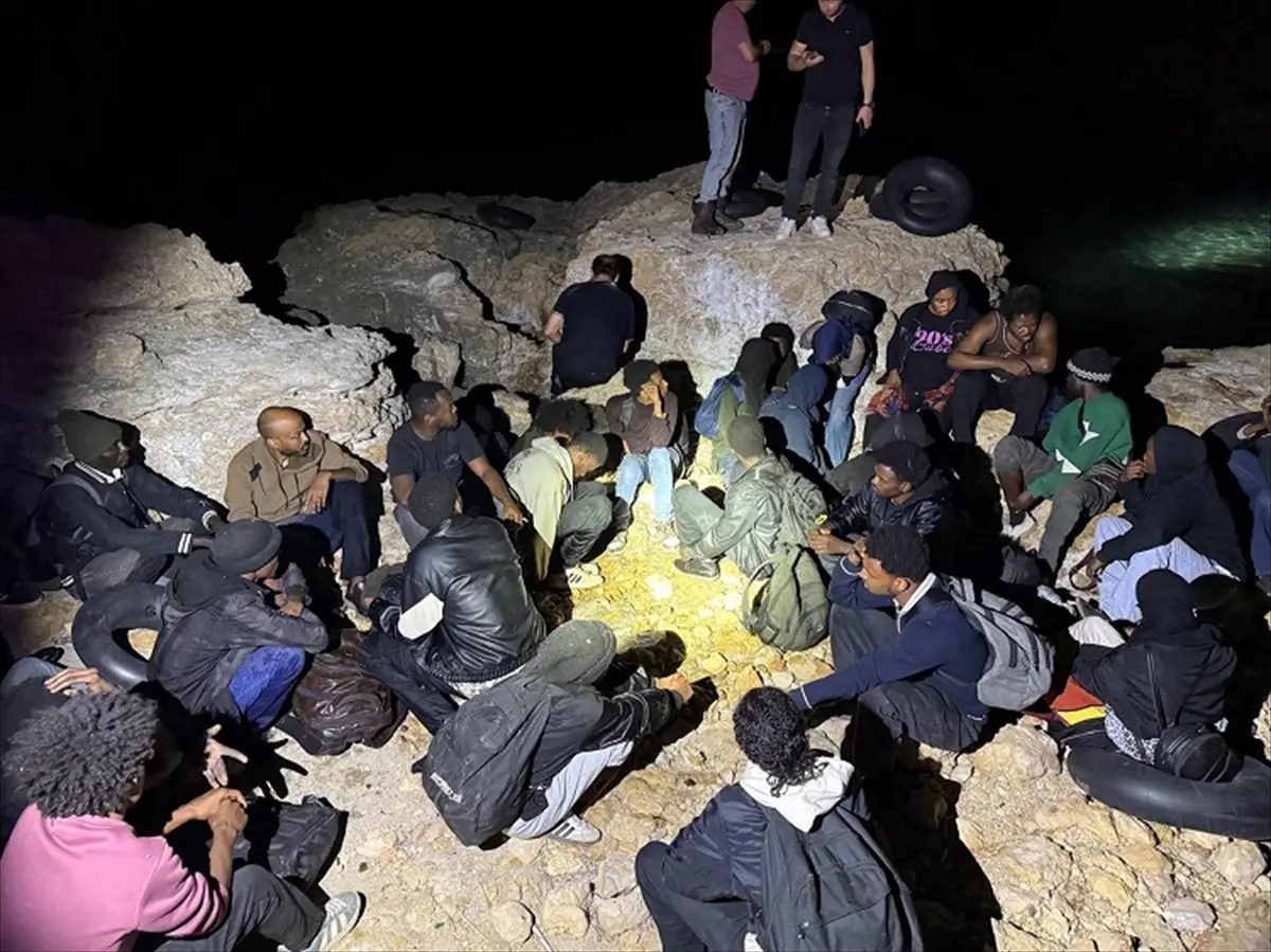 Ege'de Düzensiz Göçmen Operasyonu: 39 Yakalandı, 8 Kurtarıldı