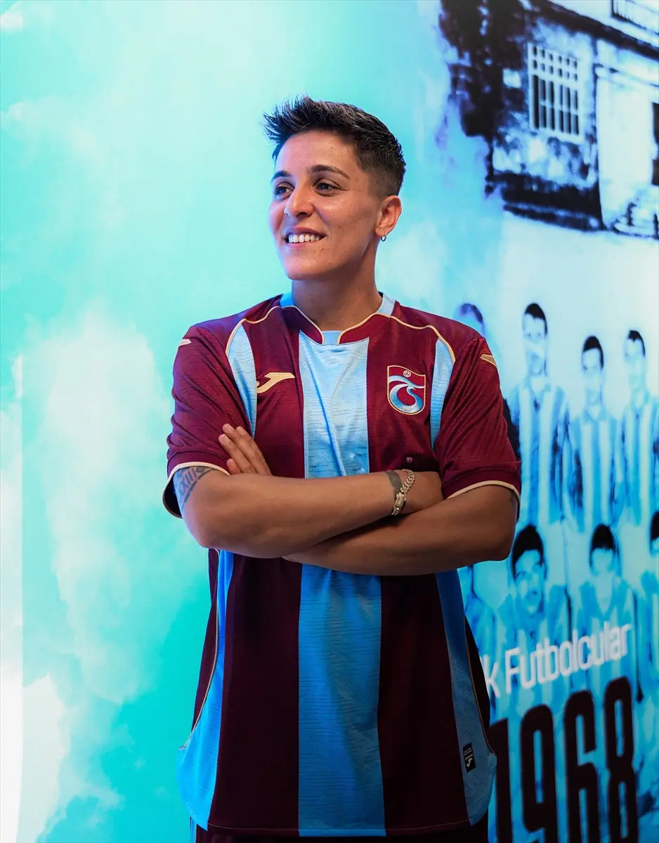 Trabzonspor Kadın Futbol Takımı, Başak İçinözbebek'i kadrosuna kattı