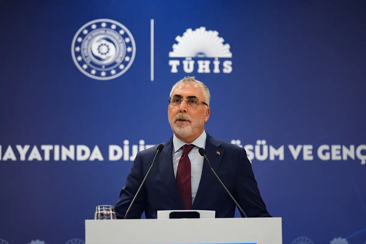 Bakan Işıkhan "Çalışma Hayatında Dijital Dönüşüm ve Gençler Semineri"nde konuştu: