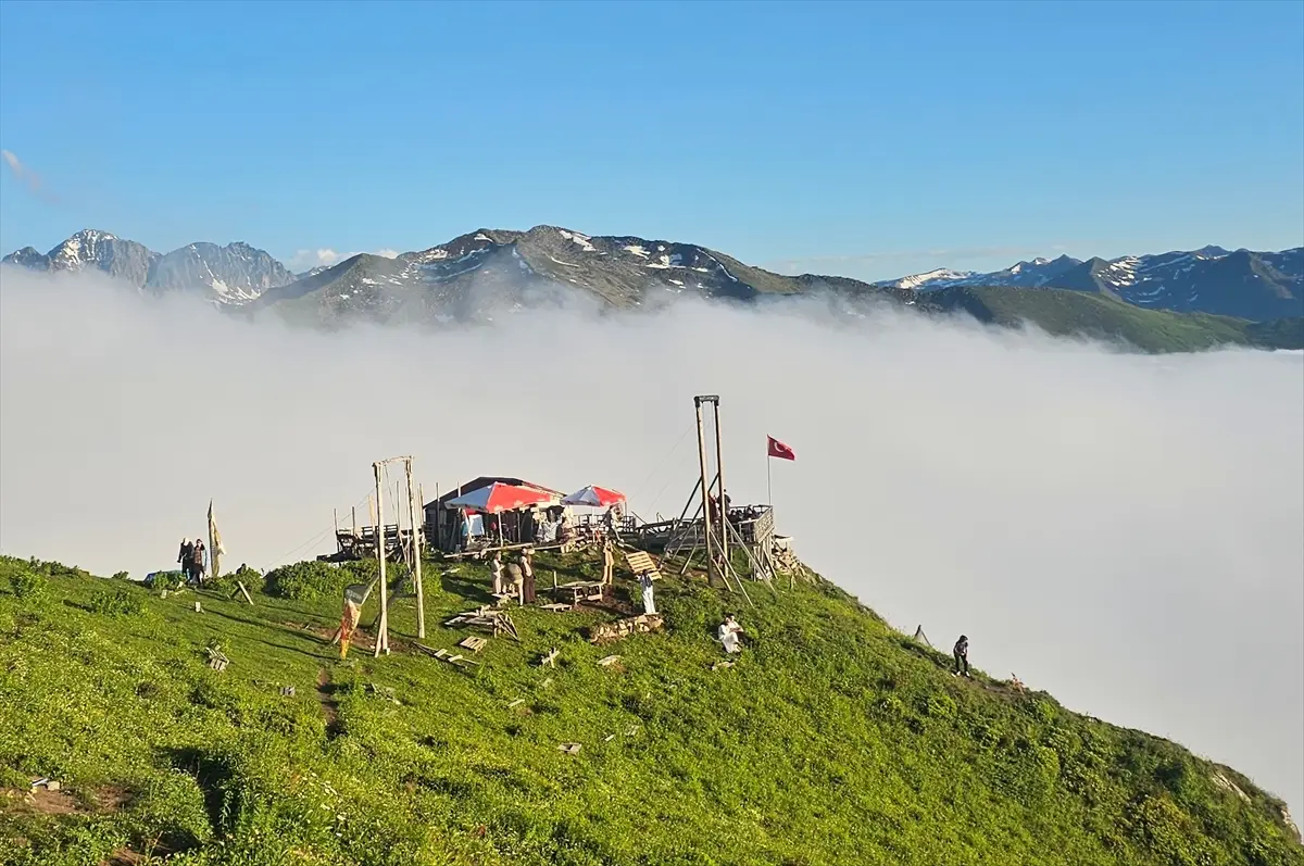 Huser Plateau: Heaven Above the Clouds Welcomes Visitors
