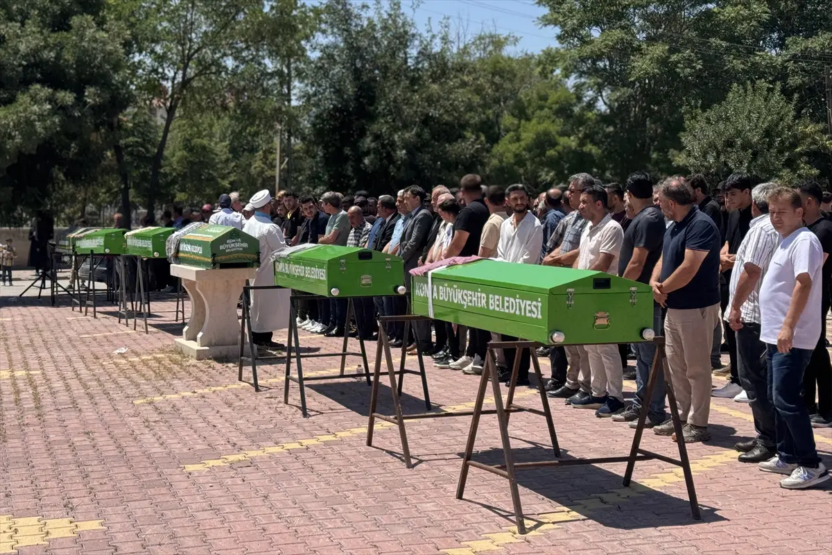 Fünf Unfalltote aus Antalya in Konya beigesetzt