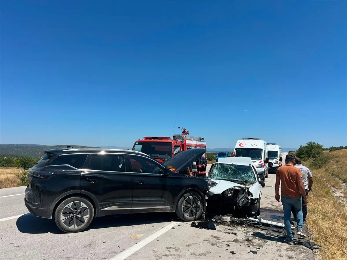 Schrecklicher Unfall in Sinop: Jeep kollidiert mit Pkw, 6 Verletzte