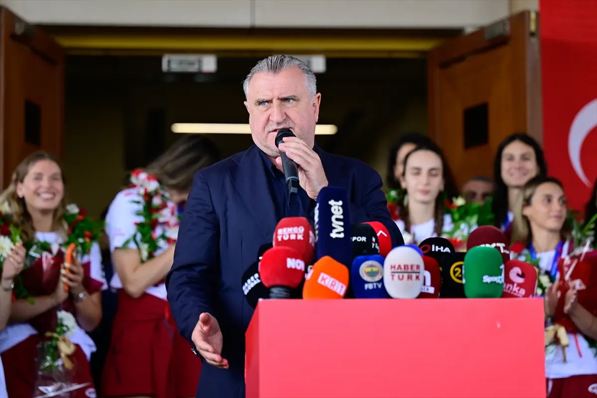 Milletler Ligi şampiyonu A Milli Kadın Voleybol Takımı, yurda döndü
