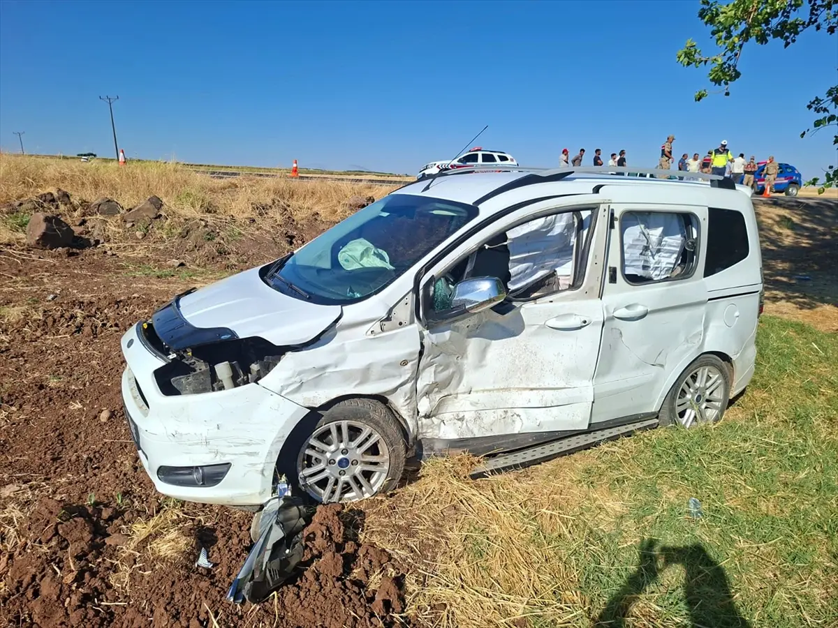 Şanlıurfa Siverek'te kaza: 2'si çocuk 6 yaralı