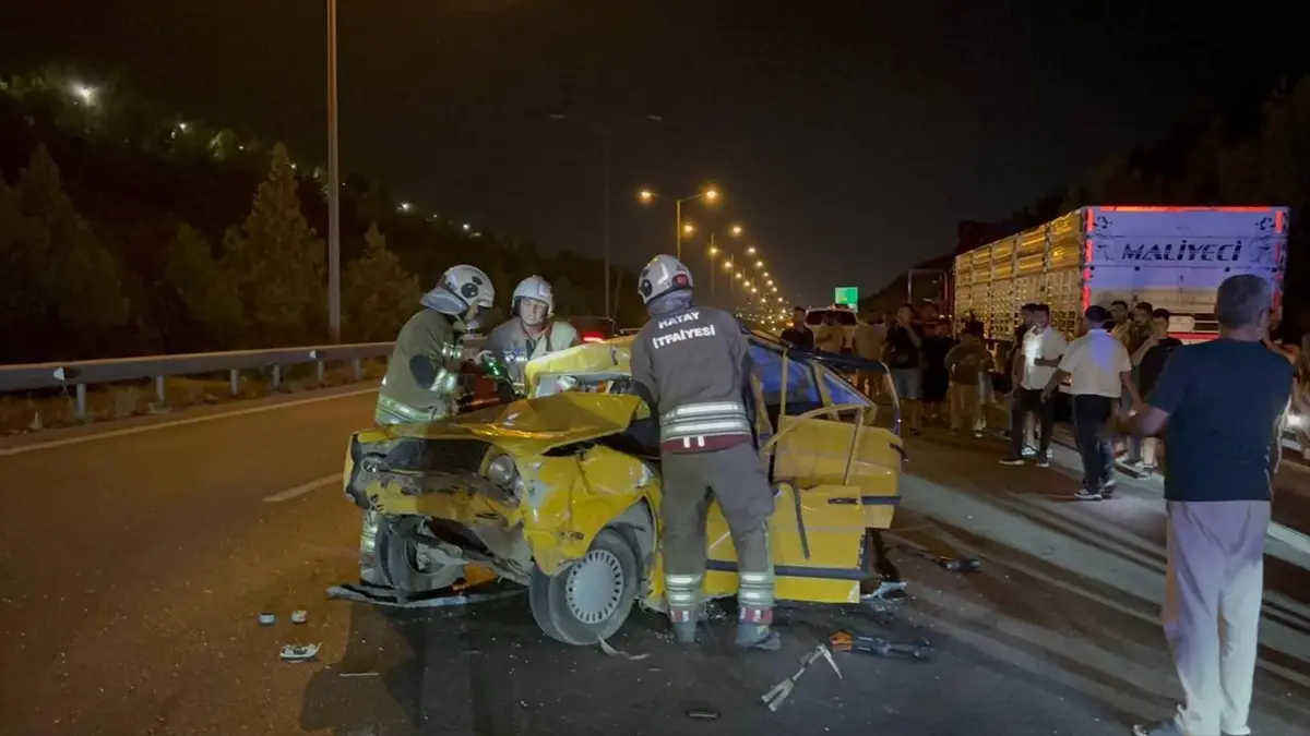 Hatay'da zincirleme trafik kazası: 1 ölü, 4 yaralı