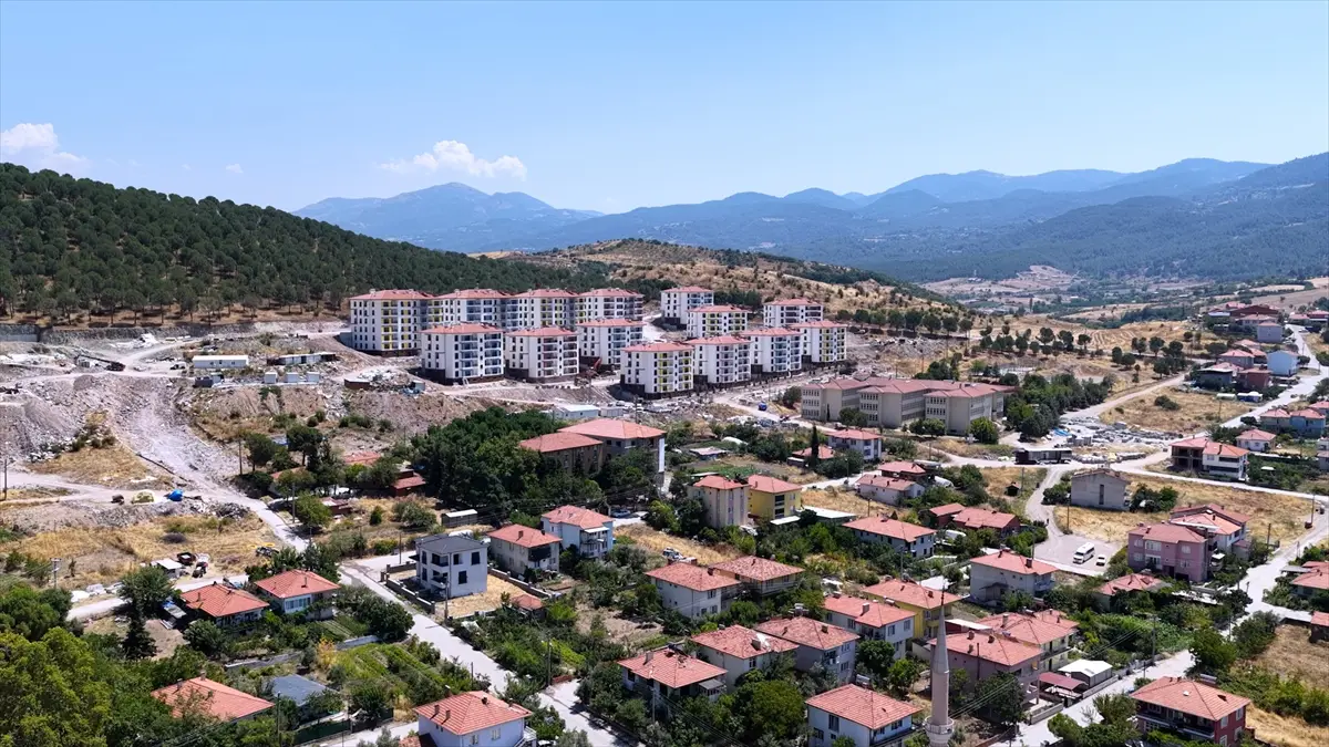Bakan Kurum: Sındırgı deprem konutları anahtarları teslim edilecek
