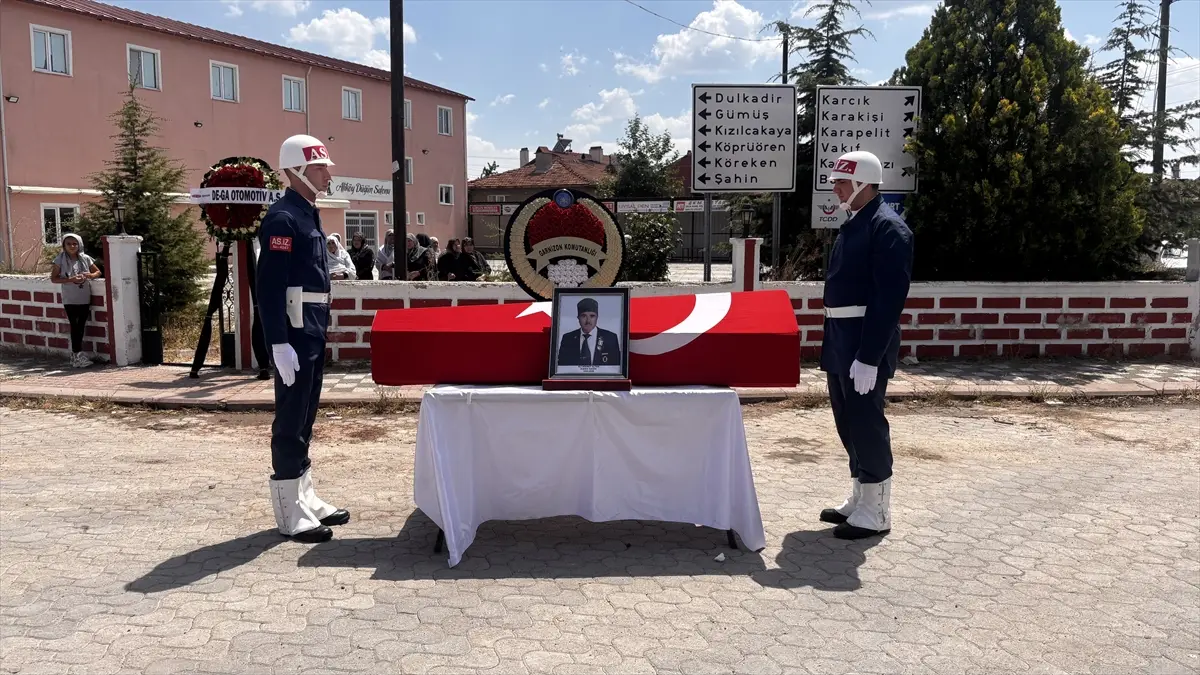 Kütahya'da traktör kazasında ölen Kıbrıs Gazisi defnedildi