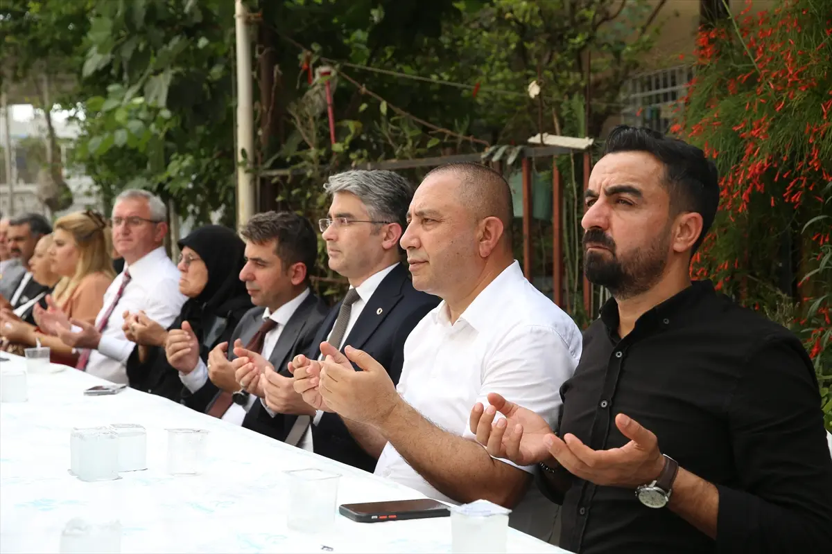 Şehit Ferhat Gedik: Hatay'daki kabri başında anıldı