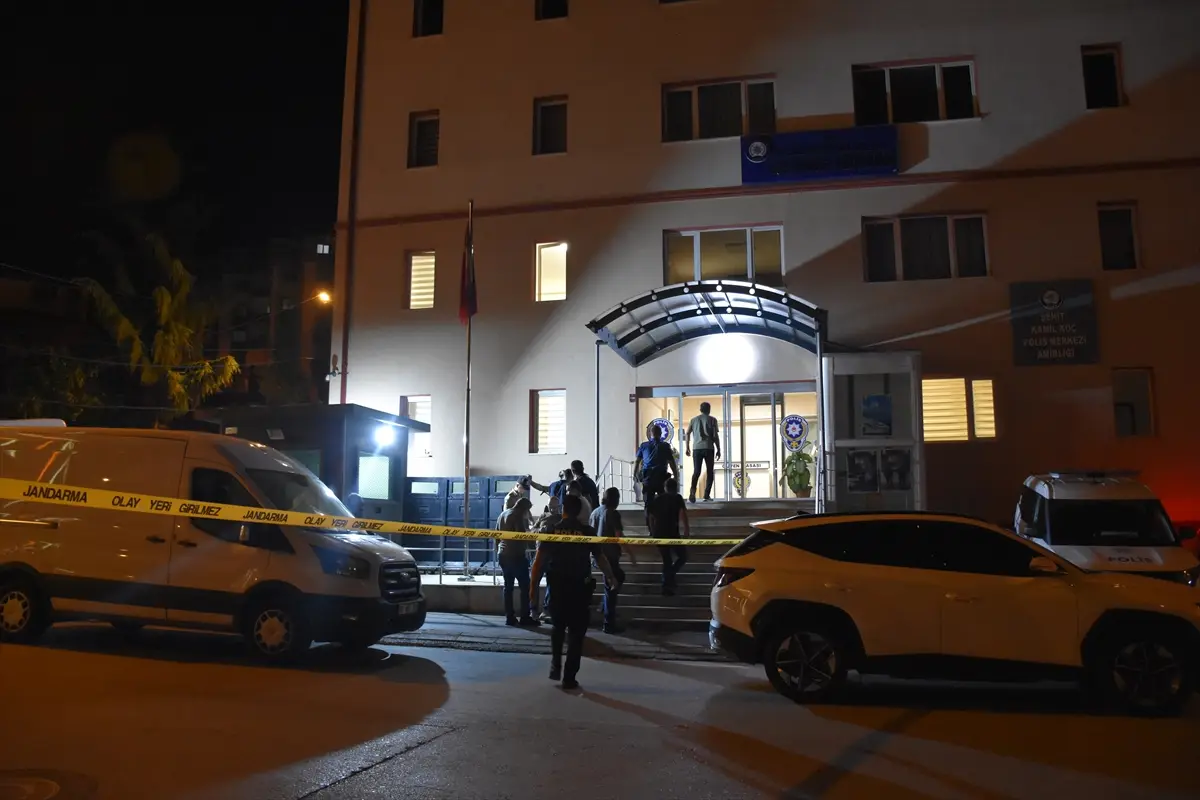 Trabzon'da ilçe emniyet müdürlüğü bahçesine İHA olduğu değerlendirilen cisim düştü
