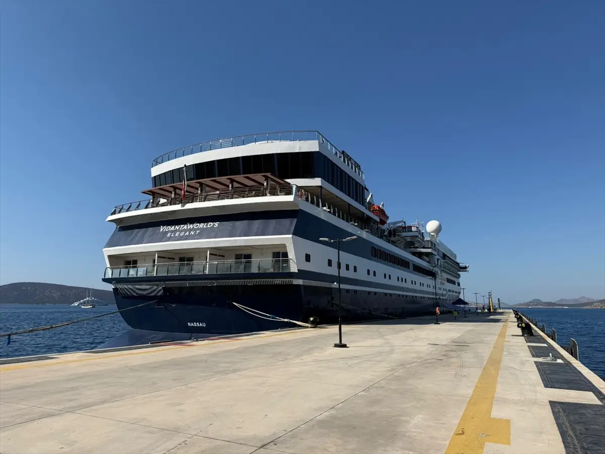 Vidanta World's Elegant kruvaziyeri 119 yolcuyla Bodrum'da