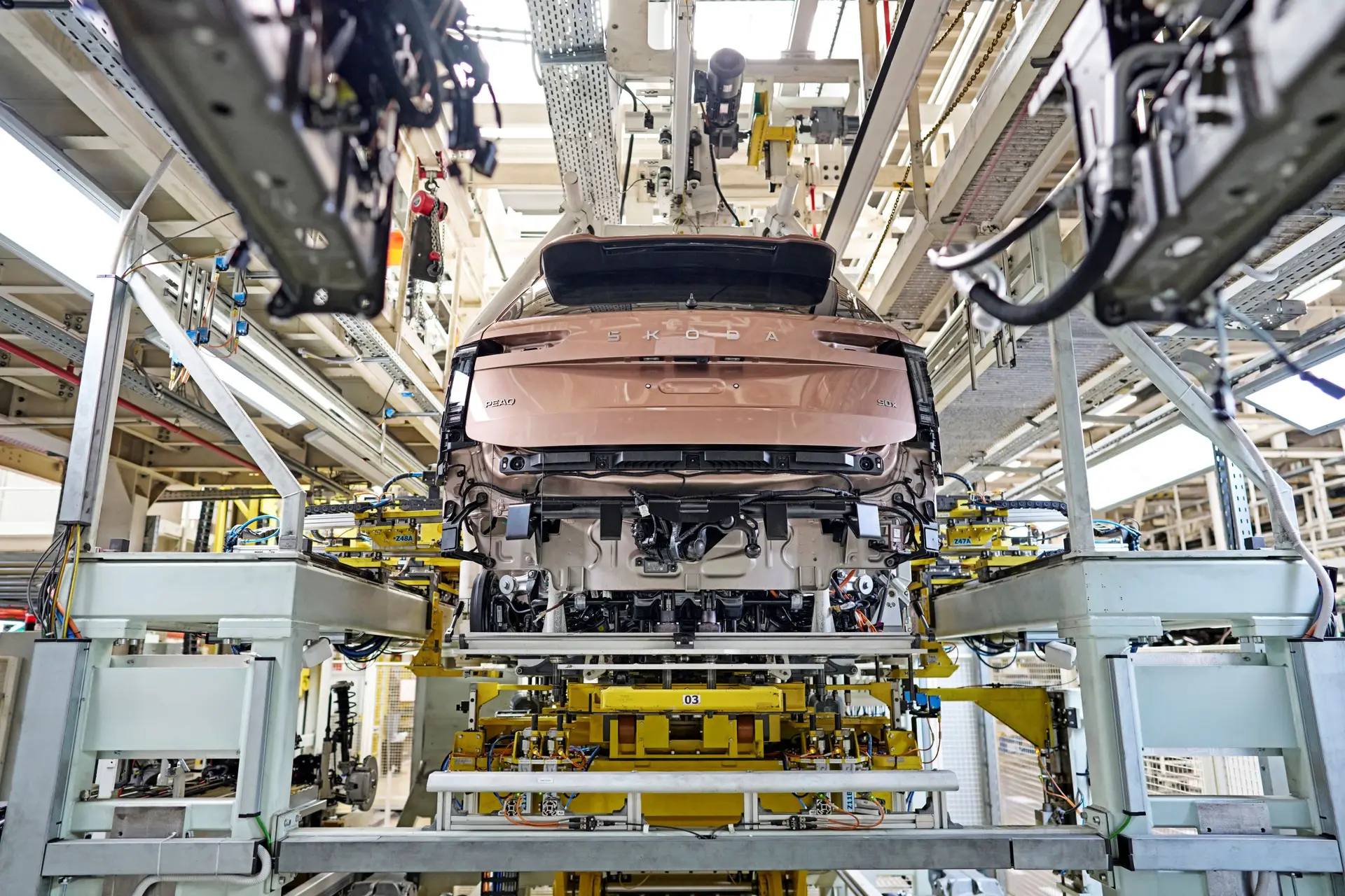 Skoda: Elektrikli SUV Peaq'in seri üretimine başlandı