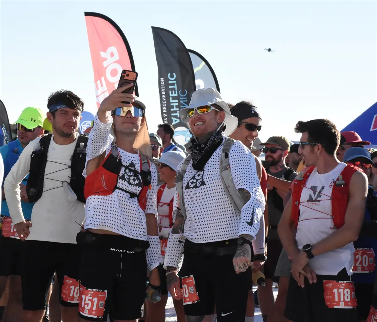 Runfire Ultra Trail Maratonu Tuz Gölü'nde 750 sporcuyla başladı