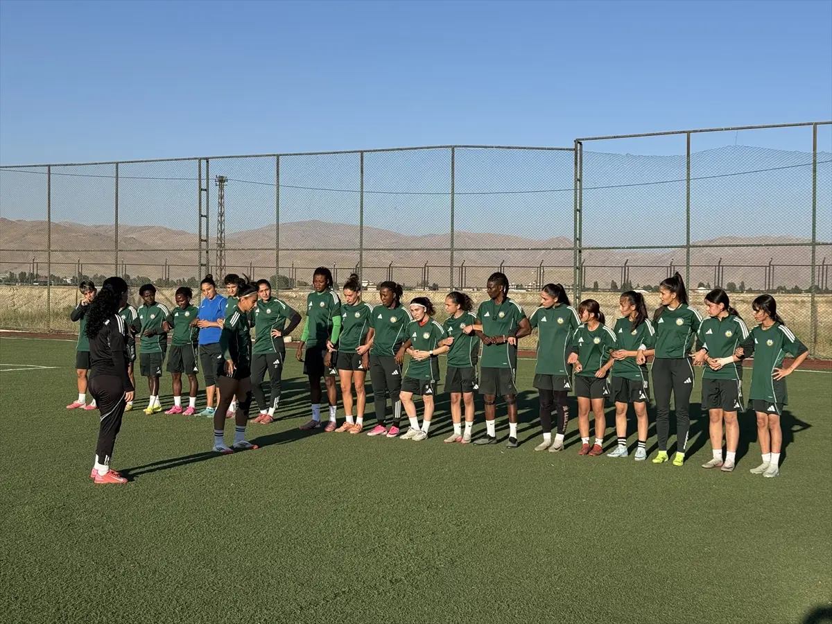Yüksekovaspor Kadın Futbol Takımı'nın yeni sezonda hedefi zirve