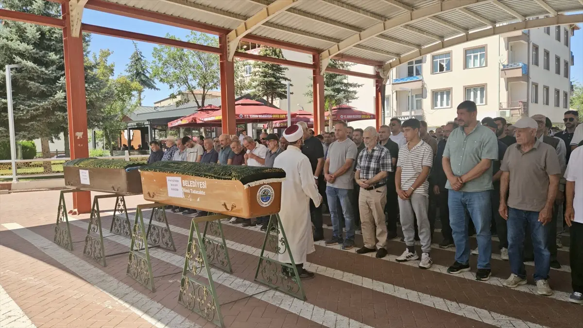 Kırşehir'de oğlu tarafından öldürülen Nihat A. defnedildi