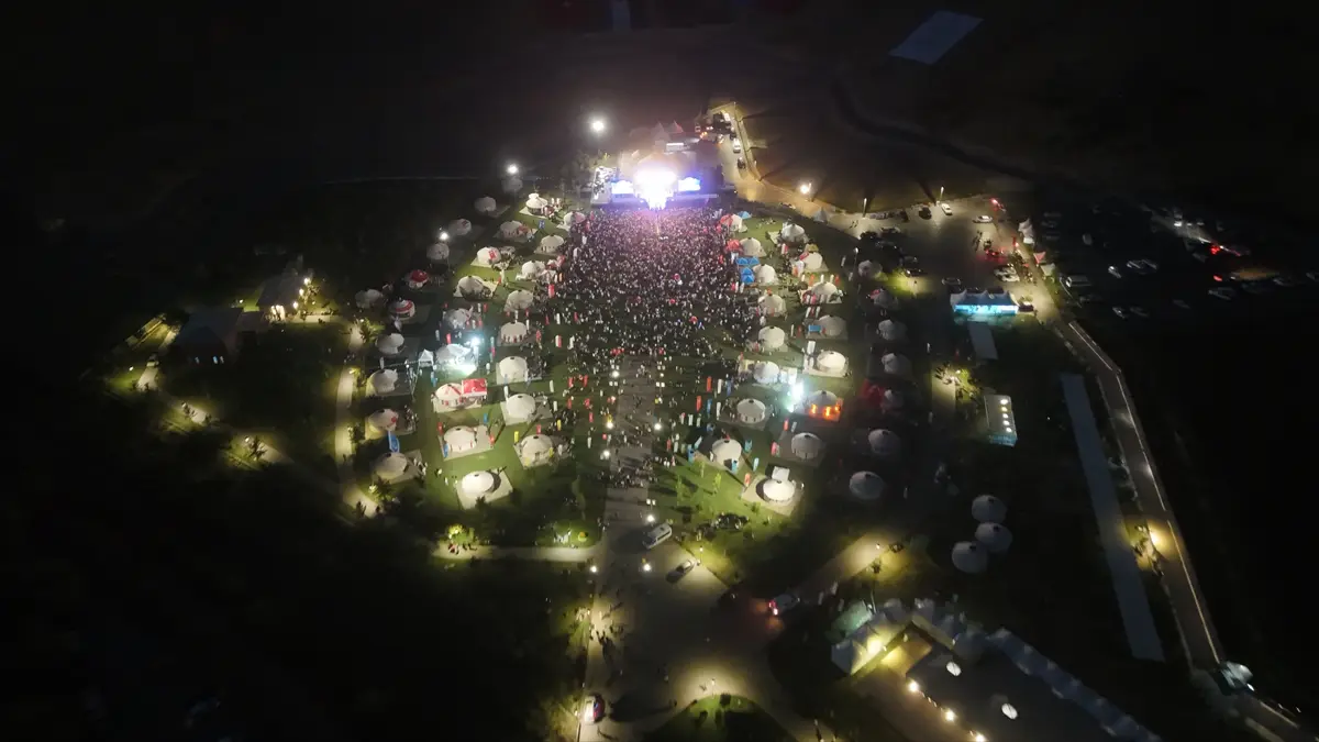 Ahlat'ta Malazgirt Zaferi coşkusu: Konser ve bayraklı yürüyüş