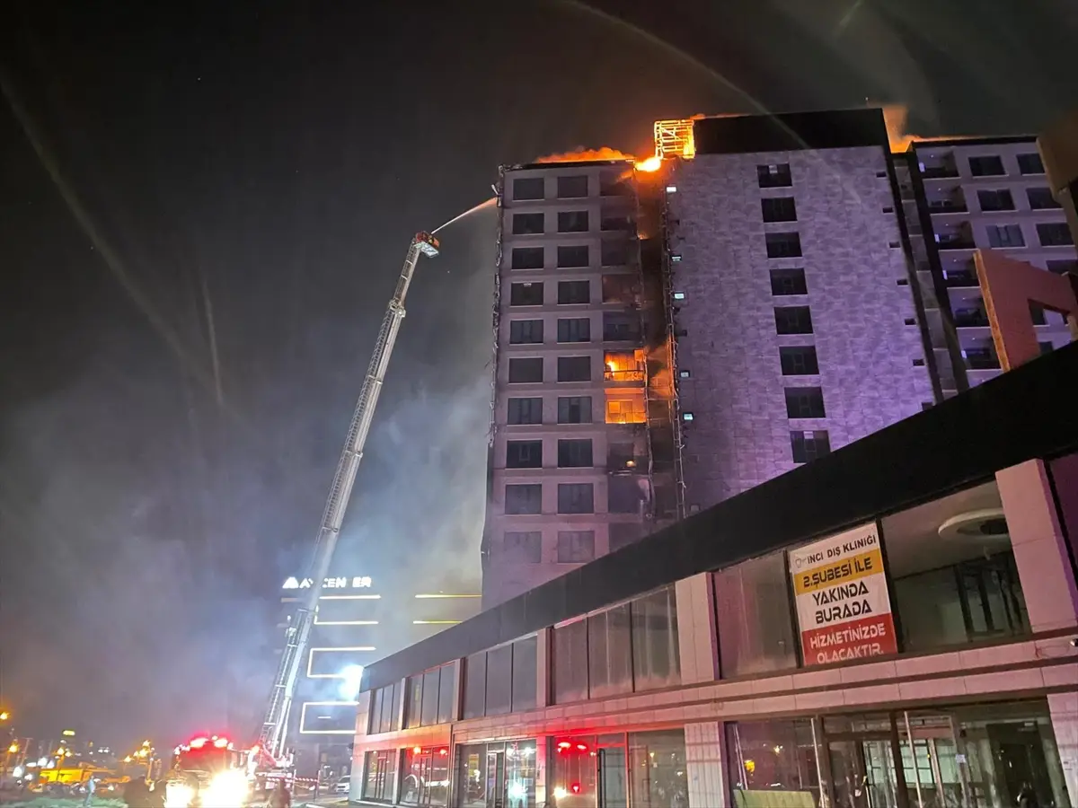 Diyarbakır'da Plaza Yangını