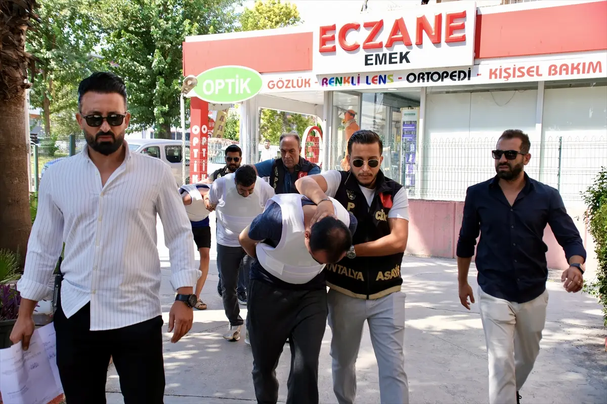 Antalya'da 1 kişinin öldüğü silahlı saldırıya ilişkin 3 şüpheliden 2'si tutuklandı