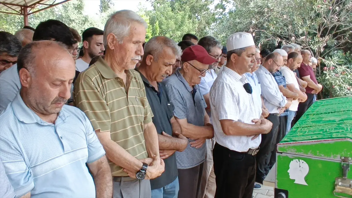 Denizde boğulan lise öğrencisi defnedildi