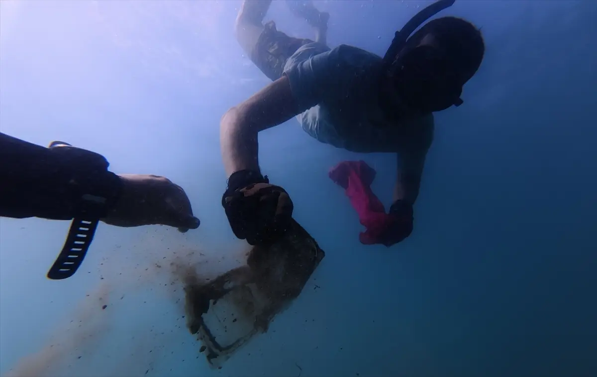 Bodrum'da deniz dibi temizliği