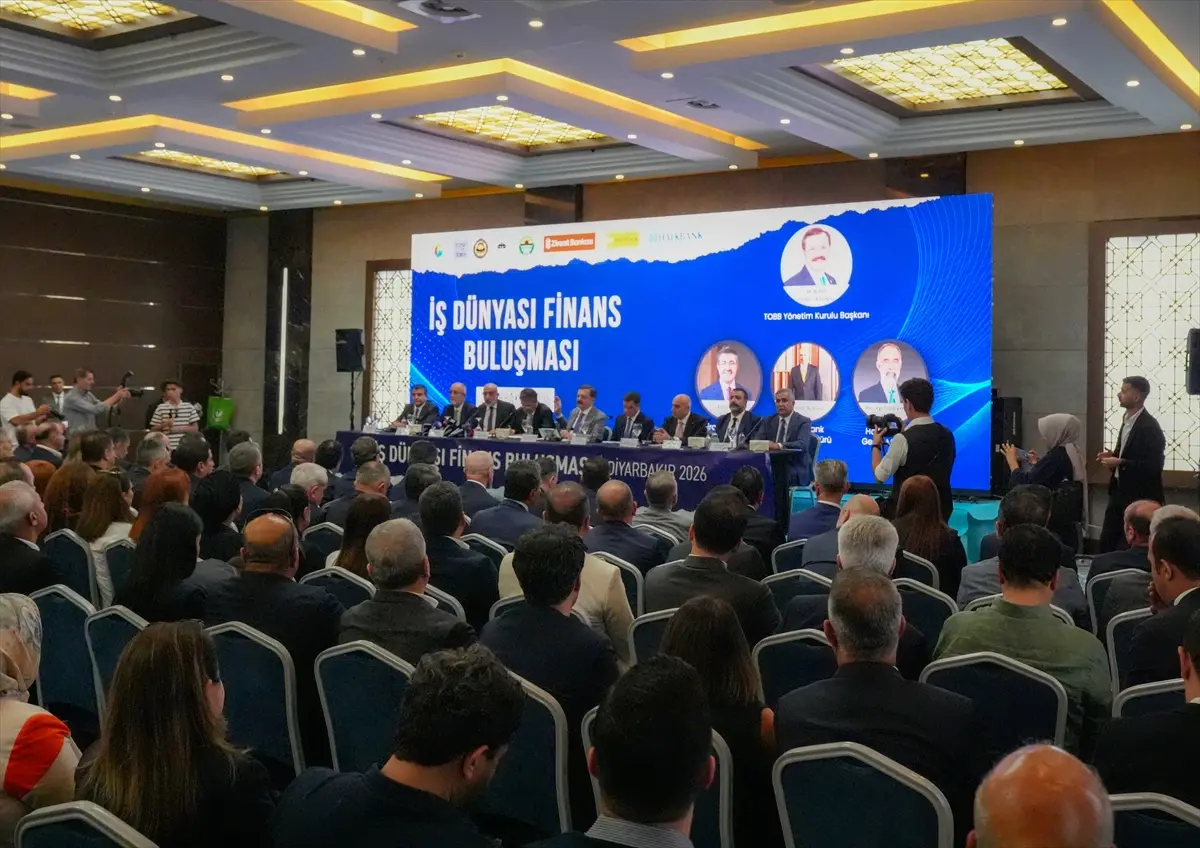 Hisarcıklıoğlu: Bankalar faiz indirimini ticari krediye yansıtsın