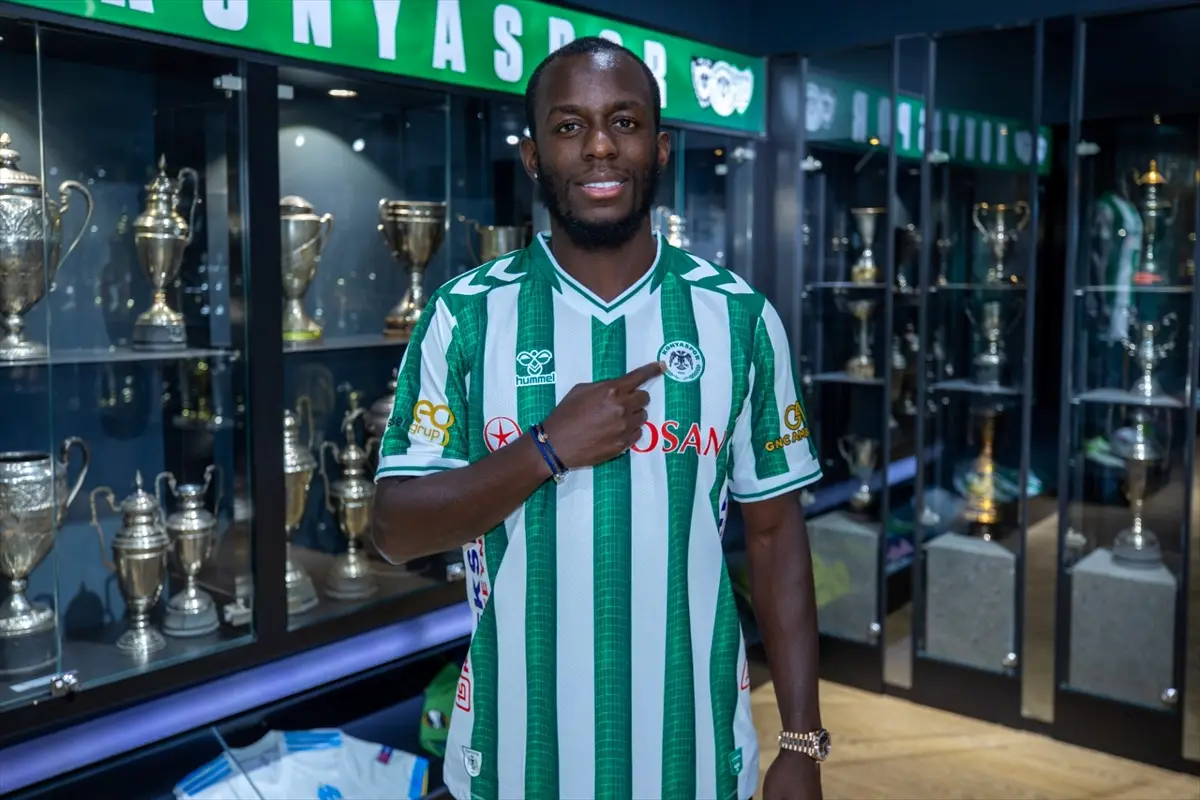 Konyaspor, Fransız futbolcu Jean-Luc Dompe'yi kadrosuna kattı