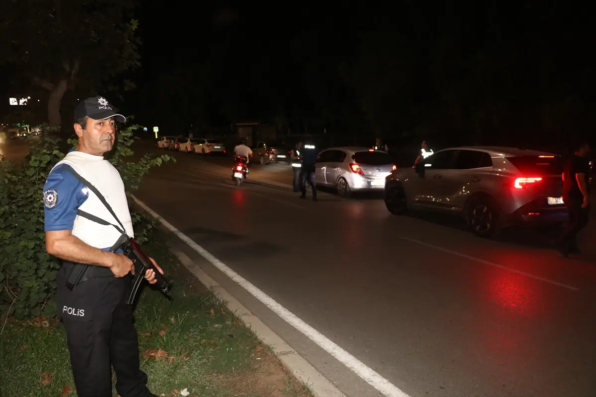 Adana'da Helikopterli Denetim: 35 Şüpheli Yakalandı