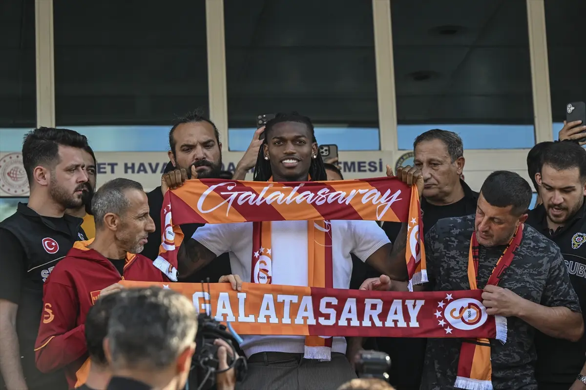 Rafael Leao İstanbul'da: Galatasaray taraftarına mesaj