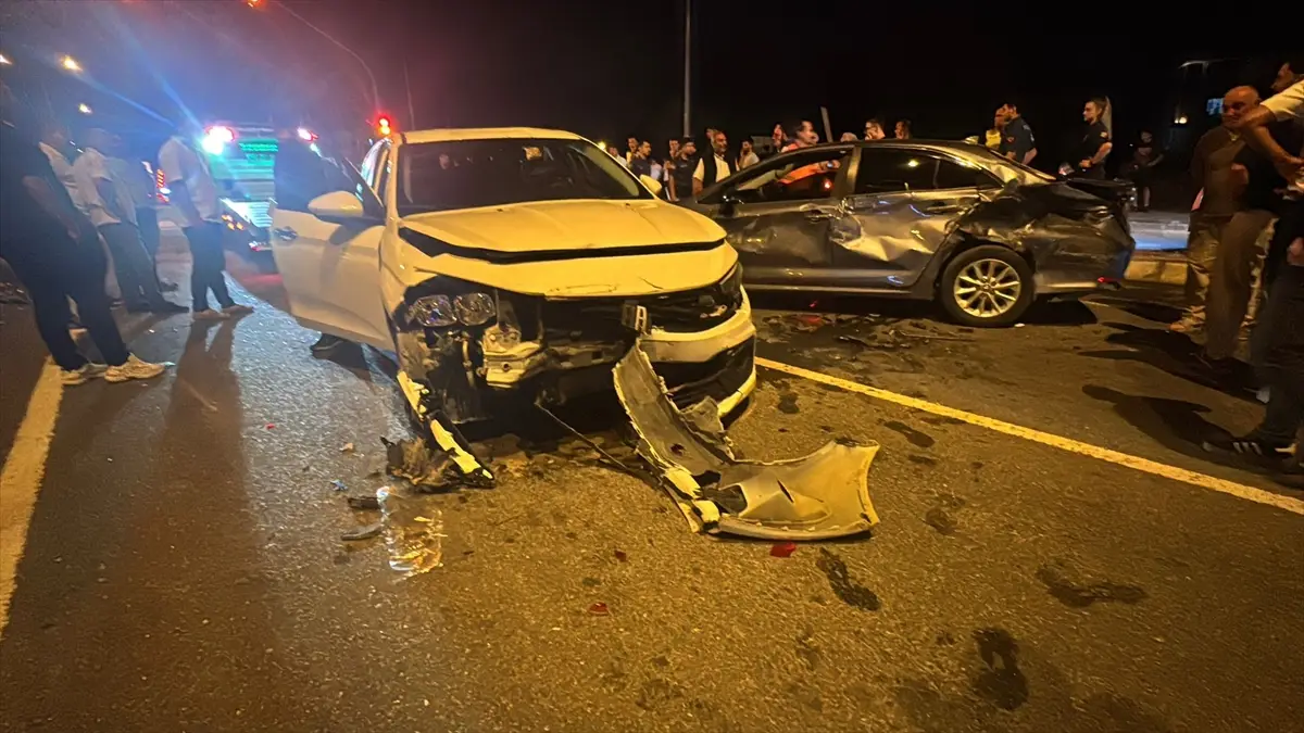 Düzce'de zincirleme trafik kazasında 2 kişi yaralandı