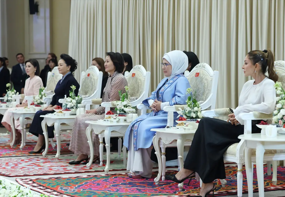 Emine Erdoğan: Kırgızistan'da lider eşleriyle bir araya geldi