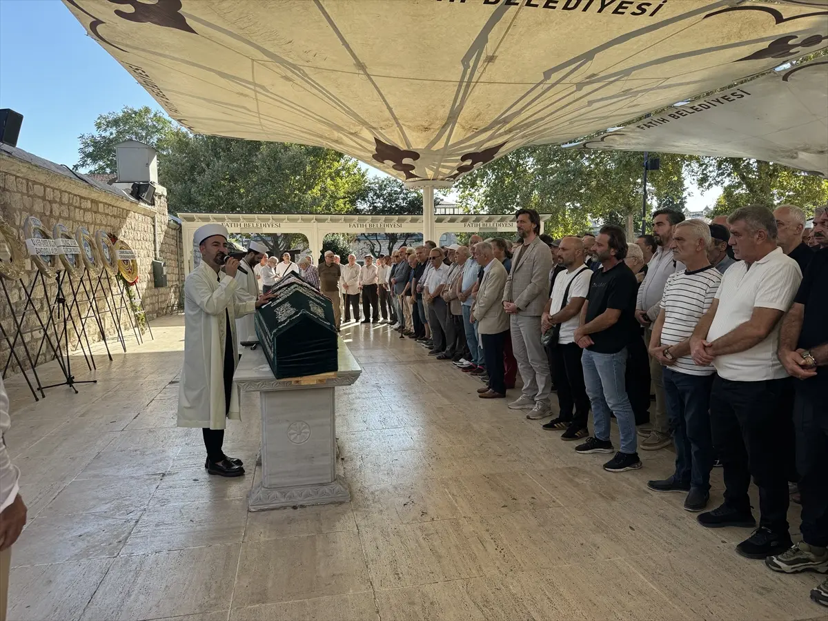 Siyaset Bilimci Metin Eriş: Fatih Camisi'nden uğurlandı