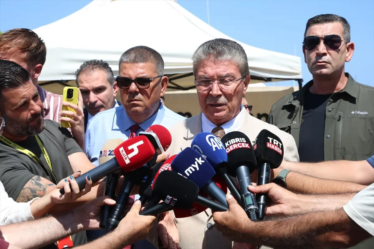 KKTC Başbakanı Üstel: "(Alabora olan gemi) Çalışmaların akşama doğru bir noktaya gelmesini bekliyoruz"