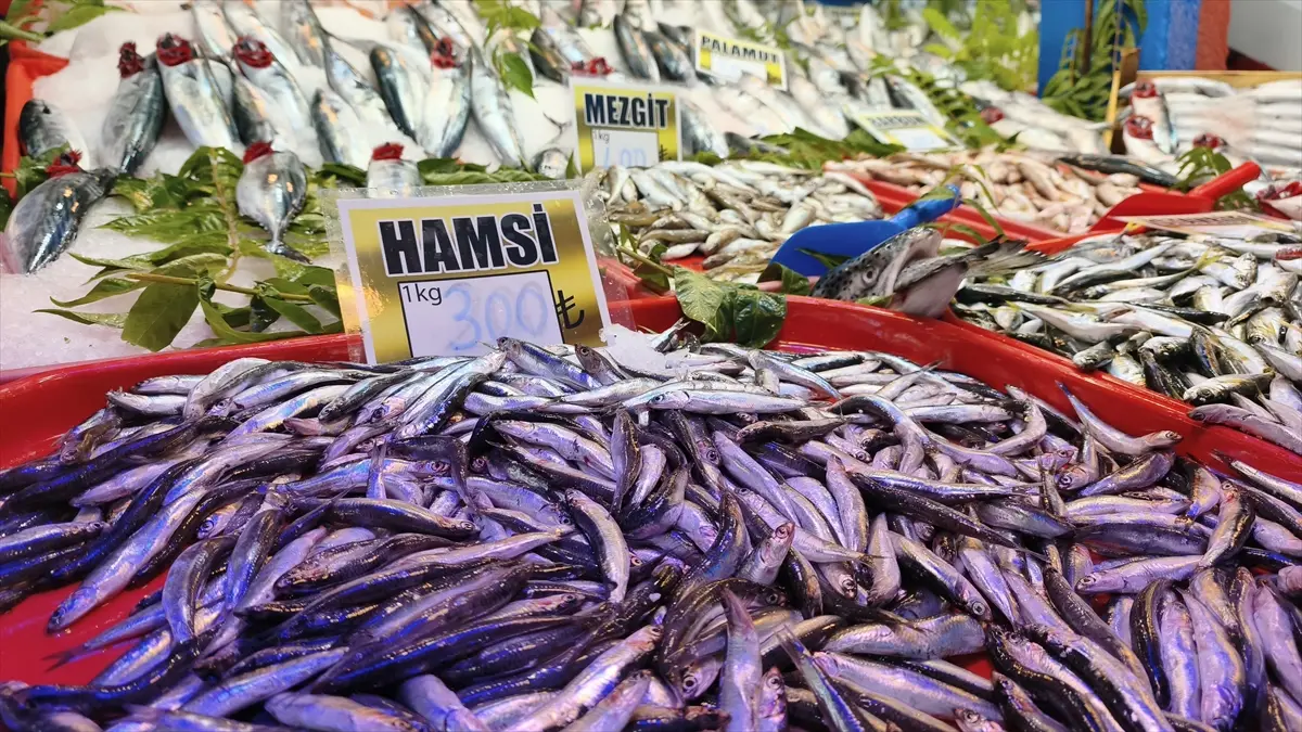 Karadeniz'de bereketli geçen balık avı Karabük'te tezgahları hareketlendirdi