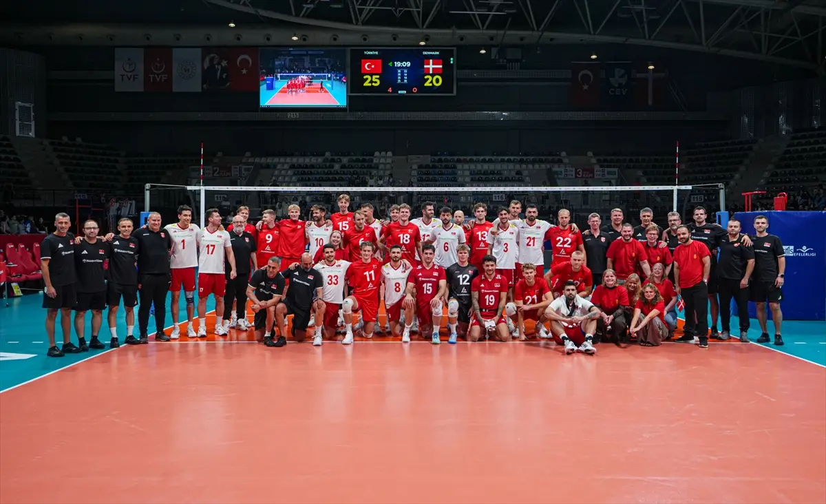 A Milli Erkek Voleybol Takımı, Danimarka'yı 4-0 yendi