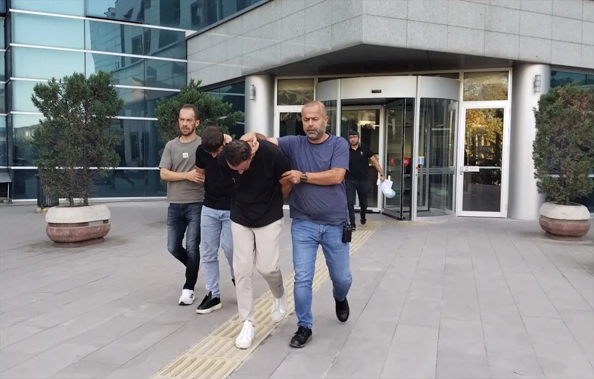 Bursa'da polis süsü veren dolandırıcılar tutuklandı