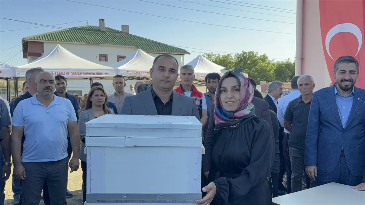 Yozgat'ta 100 arıcıya 1500 polen tuzaklı kovan dağıtıldı