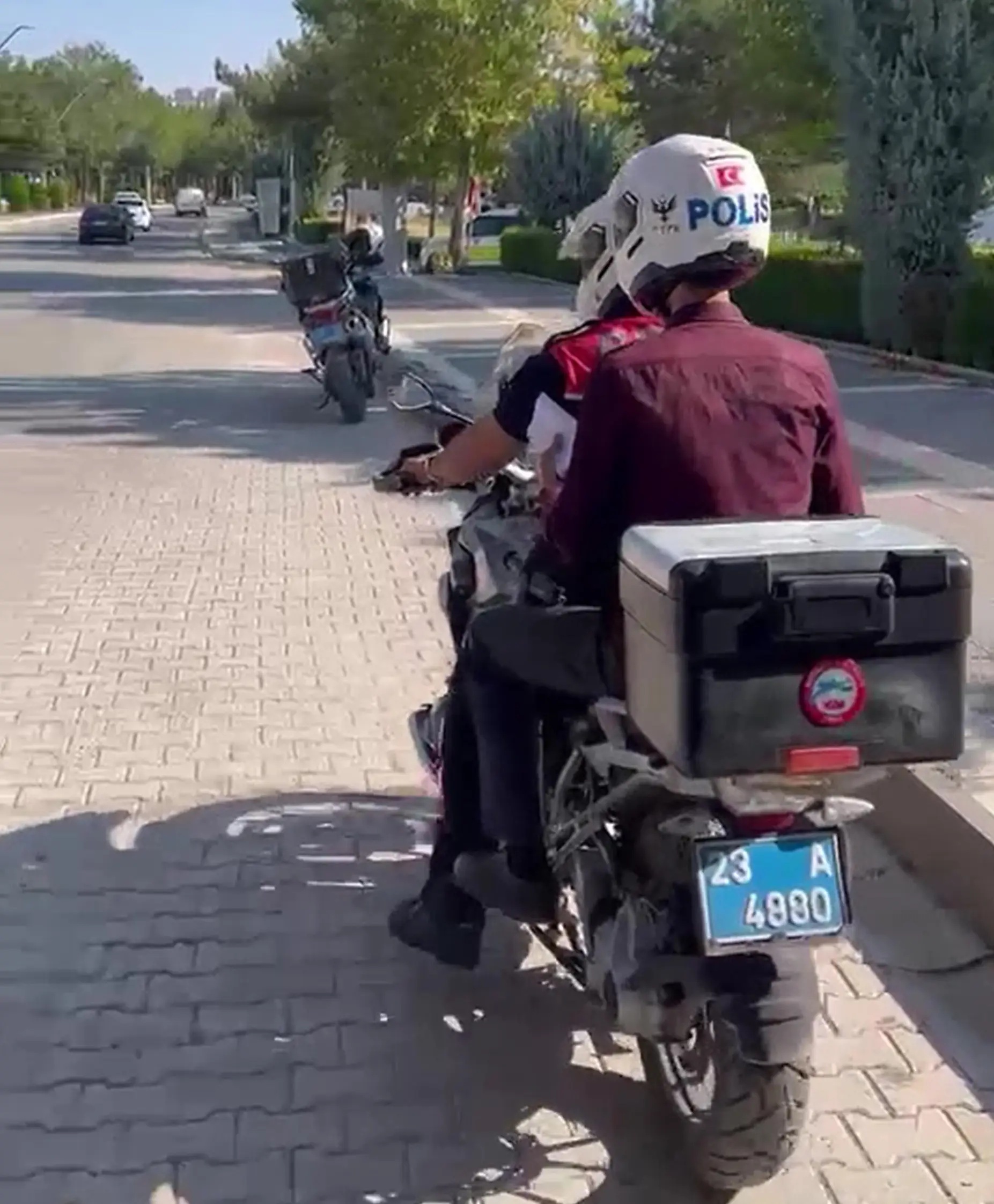 Elazığ polisi: KPSS adayları sınav merkezlerine yetiştirildi